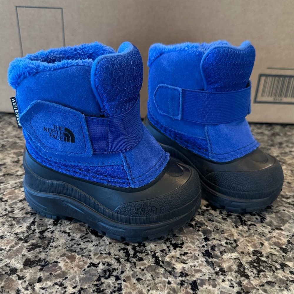 ✨LIKE NEW✨The North Face Toddler Alpenglow lI Boots Size 4 - Picture 11 of 14